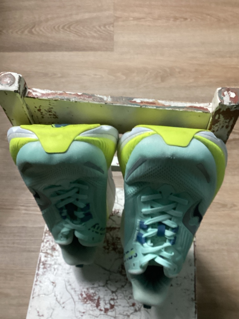 Saucony Women's Mint Green Running Shoes with Neon Yellow Accents US 9 EUR 40.5 - Picture 6 of 9